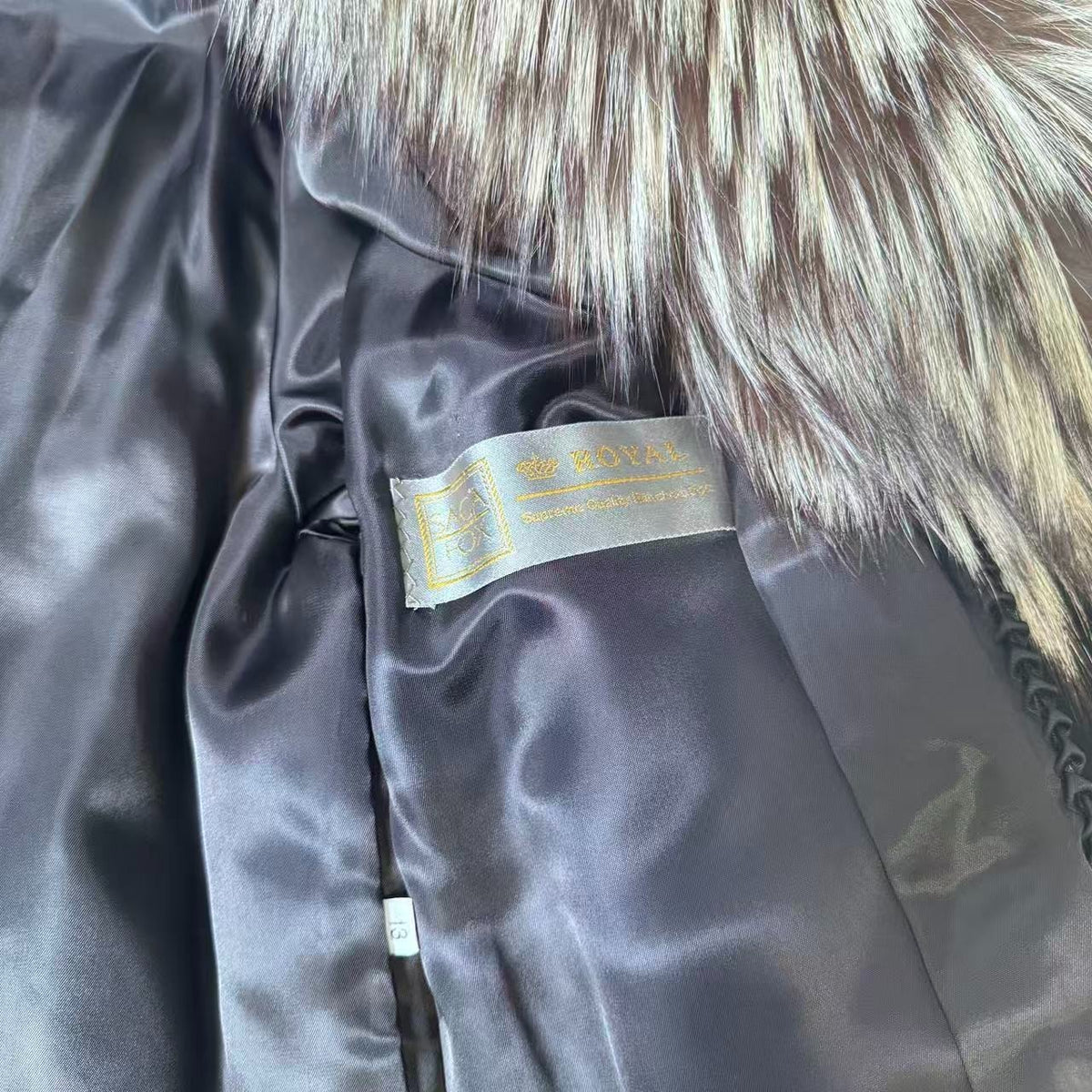 26-009 SAGA FOX ROYAL Gold Label Silver Fox Real Fur Coat Size L with Stole Japan