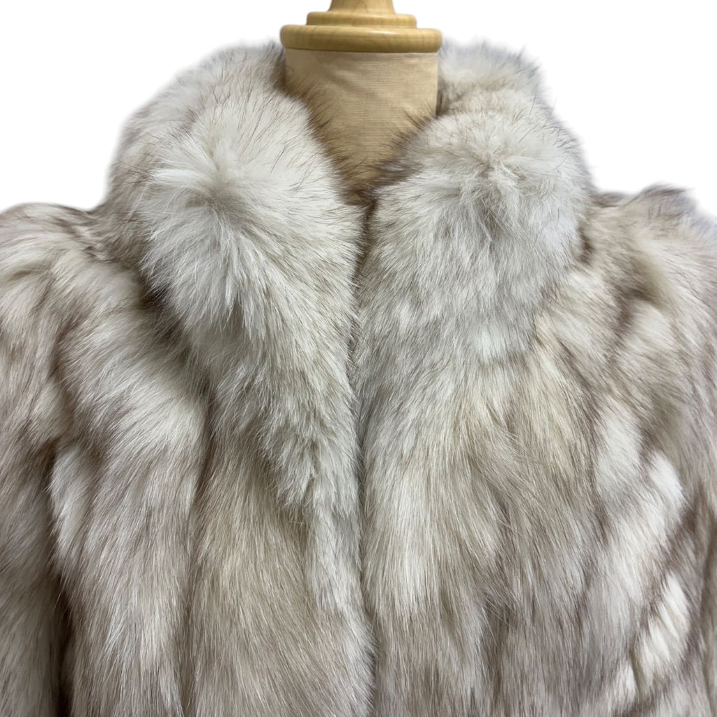SAGA FOX REAL FUR COAT JACKET CHEVRON VOLUMINOUS THICK WARM WHITE FROM JAPAN